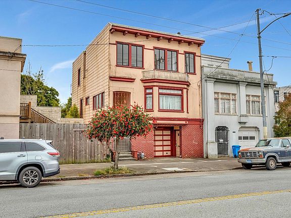 2nd image of 925 Balboa St
