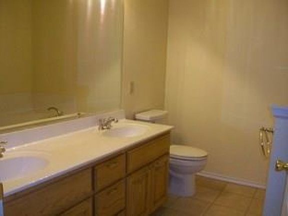 4th image of 212 Asbury Dr