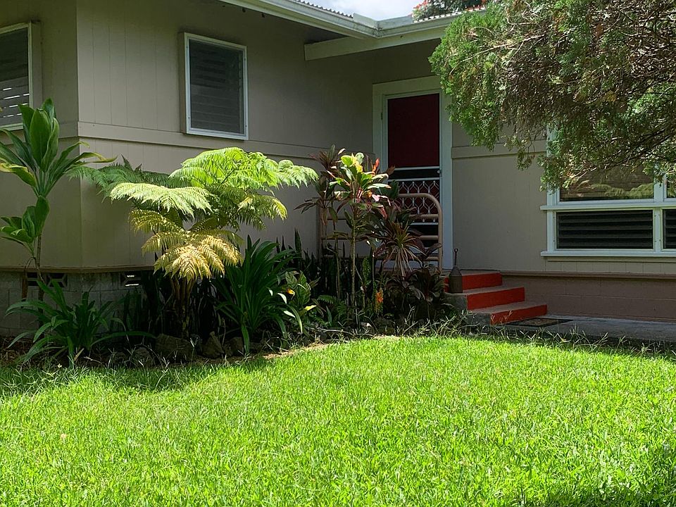 Welcome! Come into the splendid garden.