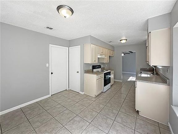 5th image of 213 Chess Dr