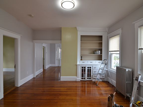 2nd image of 114 Rockdale Ave