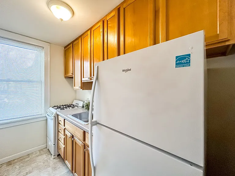 2121 Hennepin Ave S — Photo 24