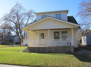 2051 Autokee St, Oregon, OH 43616