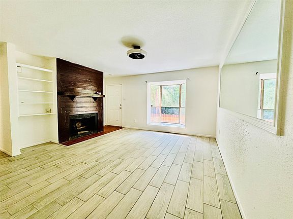 4th image of 2003 Place Rebecca Ln #10