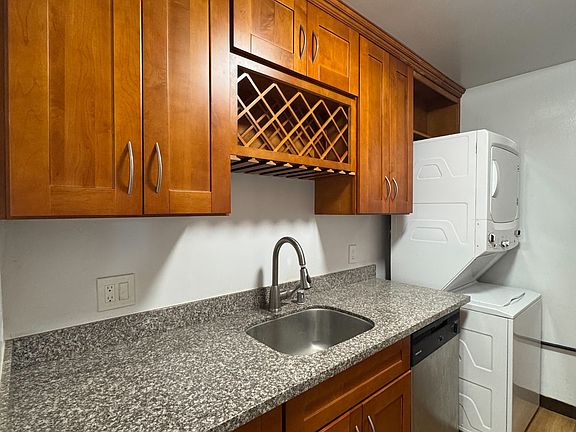 4th image of 20556 Sunrise Dr APT C