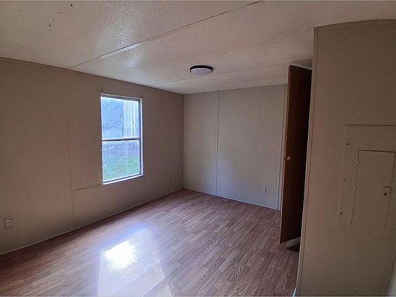 3rd image of 6016 Glade Rd #Sb-37
