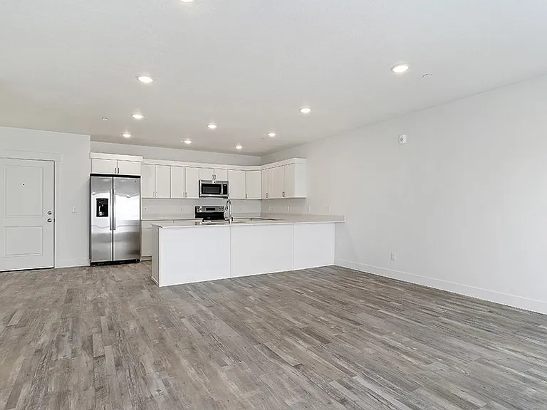 Hillside Apartments — Photo 4