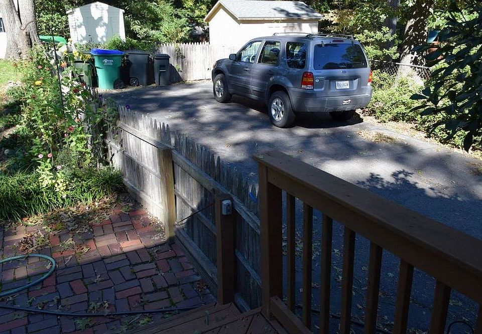 2nd image of 8338 W Weyburn Rd