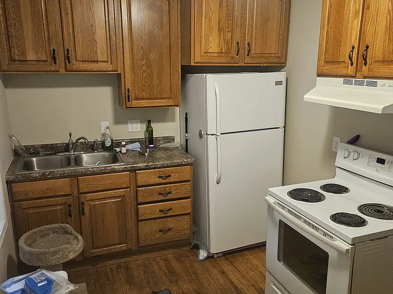 1228 E 37th Ct — Photo 4