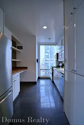 Rented by Domus Realty | media 11