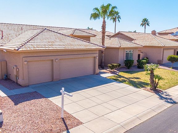3rd image of 251 E Appaloosa Ct