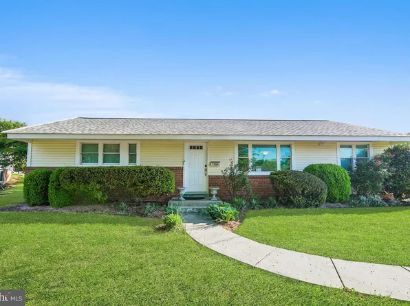 3304 Piper Ln, Alexandria, VA 22306