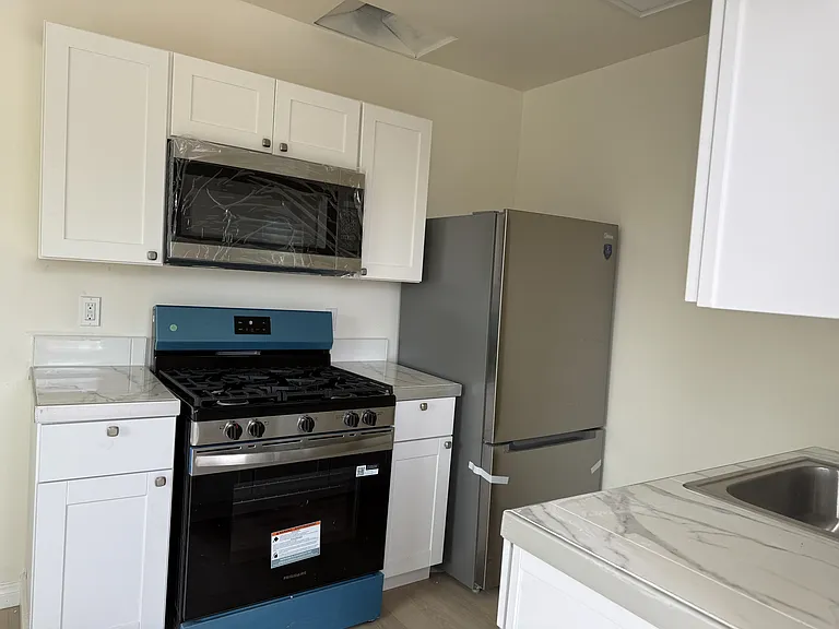 3260 Ocean View Blvd #B — Photo 3