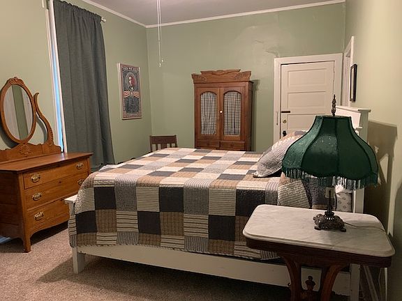 3rd image of 3716 Bell St APT 1