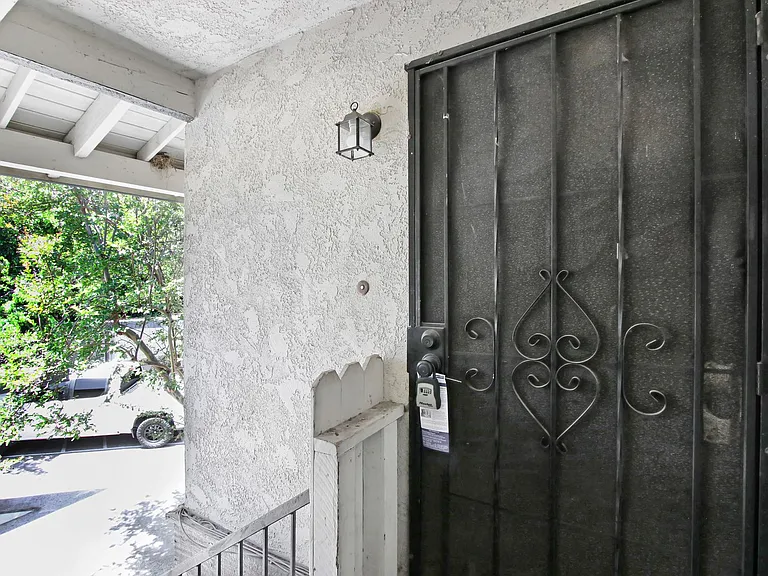 Palm Riverside — Photo 11