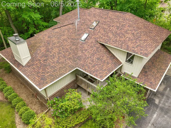 29915 Ardmore Dr, Farmington Hills, MI 48334