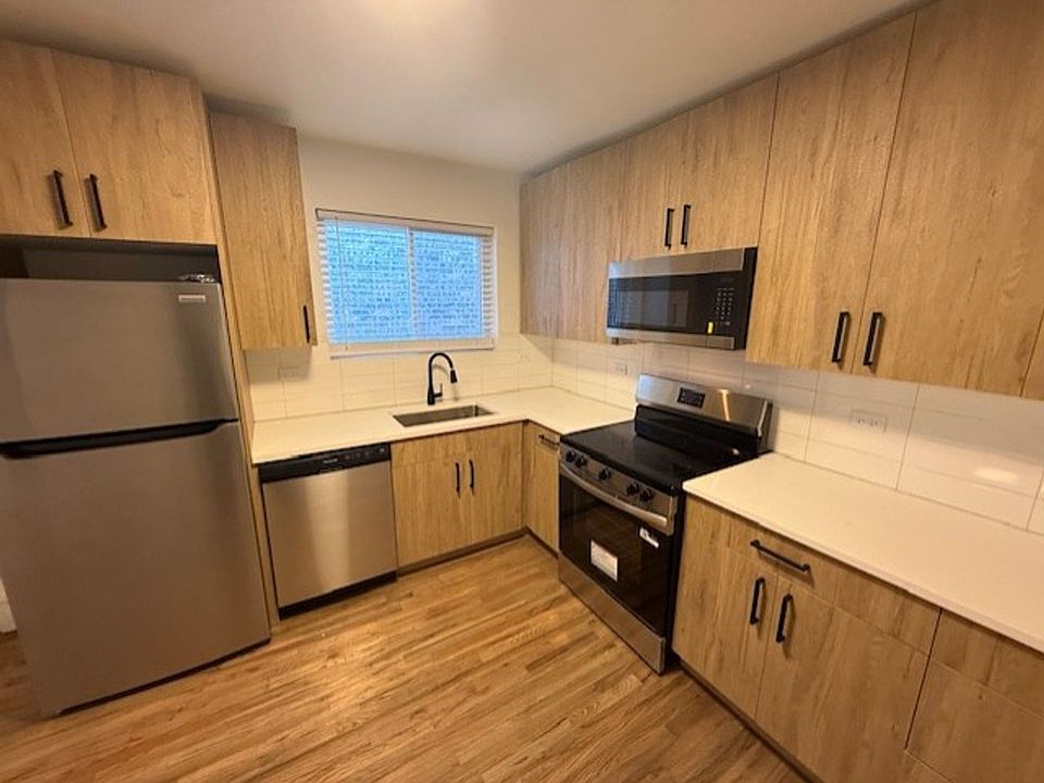 1st image of 7357 N Winchester Ave #1R
