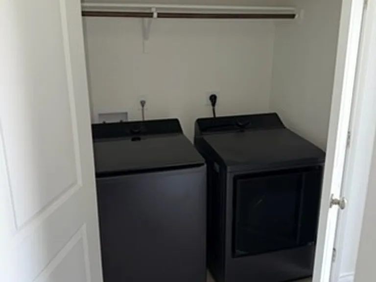 1265 Lehmann Dr #B — Photo 14