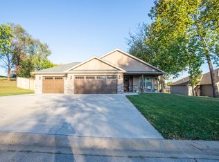 409 Rustic Rdg, Carl Junction, MO 64834