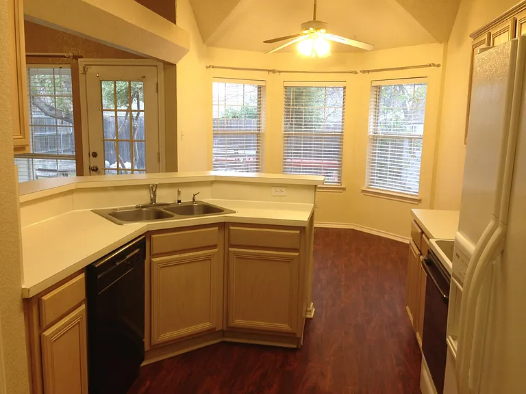 3607 Sunnypark Dr — Photo 7