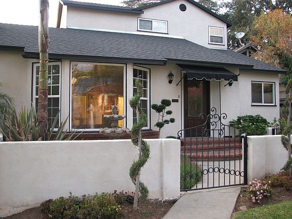 Courtyard entry in front yard