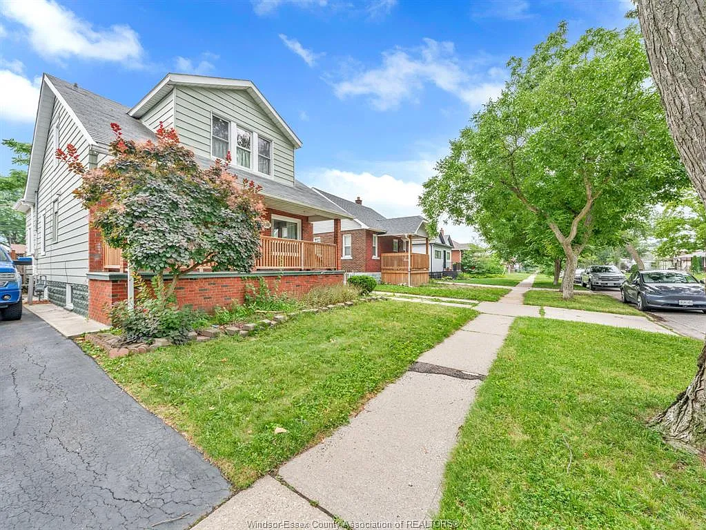 5 bed, $2,300 — Photo 4
