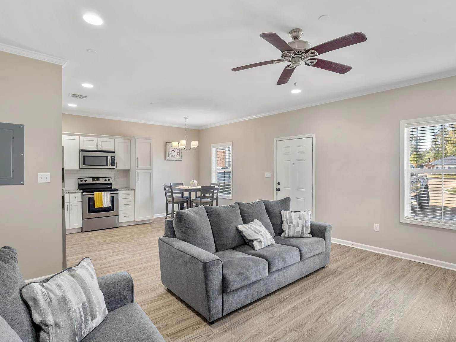 2 bed, $1,350 — Photo 1