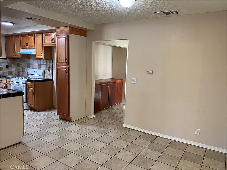 18746 Rock Springs Rd — Photo 7
