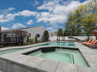 39 Country Club Rd, Pelham, NY 10803