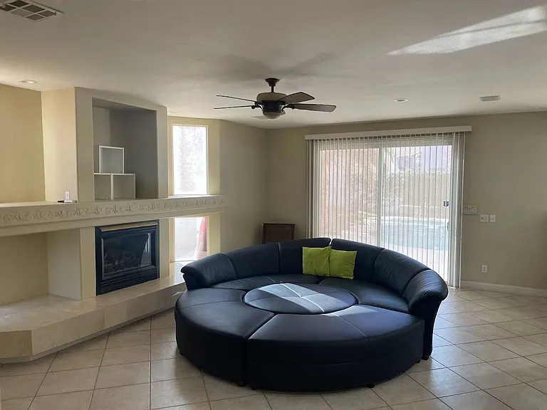 8757 Castle Hill Ave — Photo 17