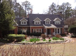 2005 Stonehedge Rd, Roswell, GA 30075