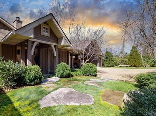 1441 Falls Dr W, Highlands, NC 28741