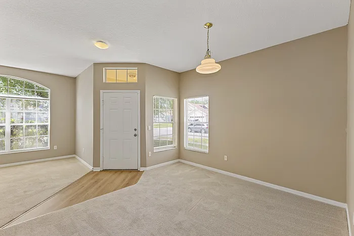 1209 Willow Branch Dr — Photo 5
