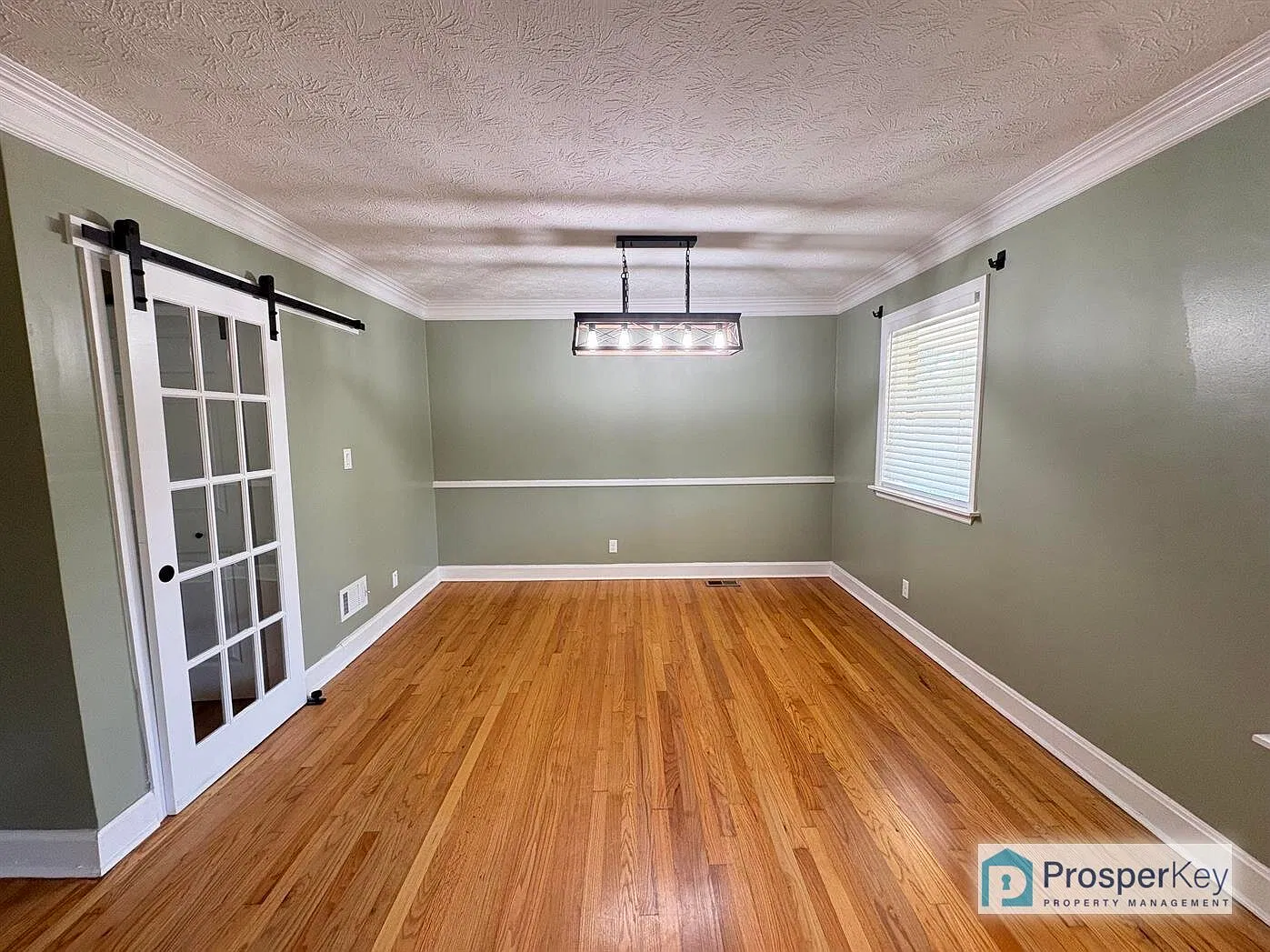 1312 Glenwood Dr — Photo 3