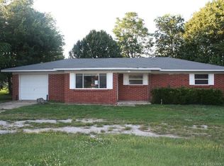 714 W 4th St, Skiatook, OK 74070