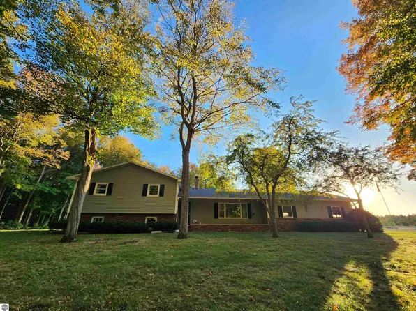 488 Kresnak Rd, Mancelona, MI 49659