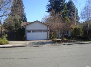 1008 Langhart Dr, Healdsburg, CA 95448