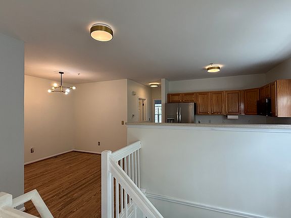 5th image of 1183 Freesia Ct