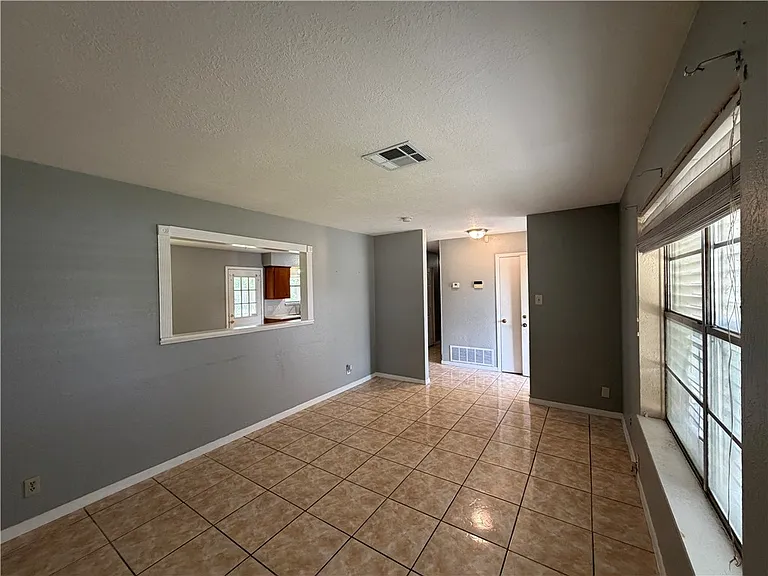 4406 Donegal Dr — Photo 5