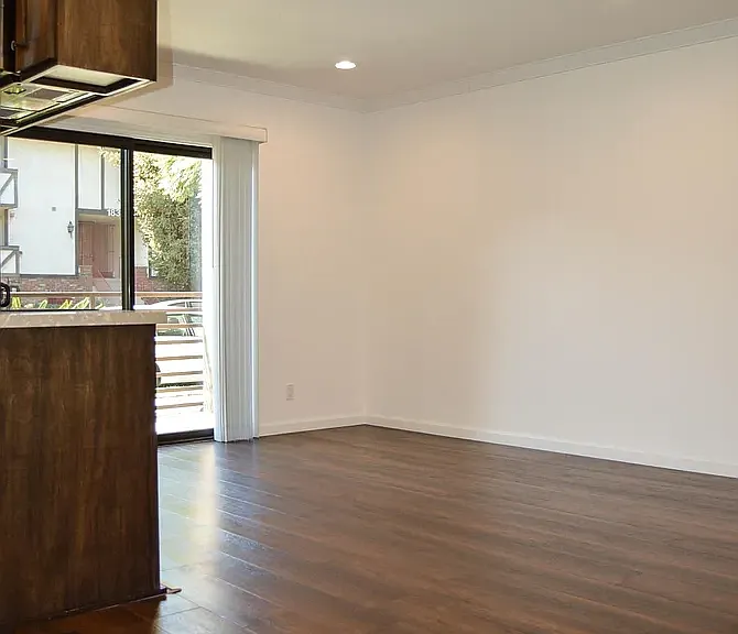 1832 Purdue Ave #102 — Photo 4