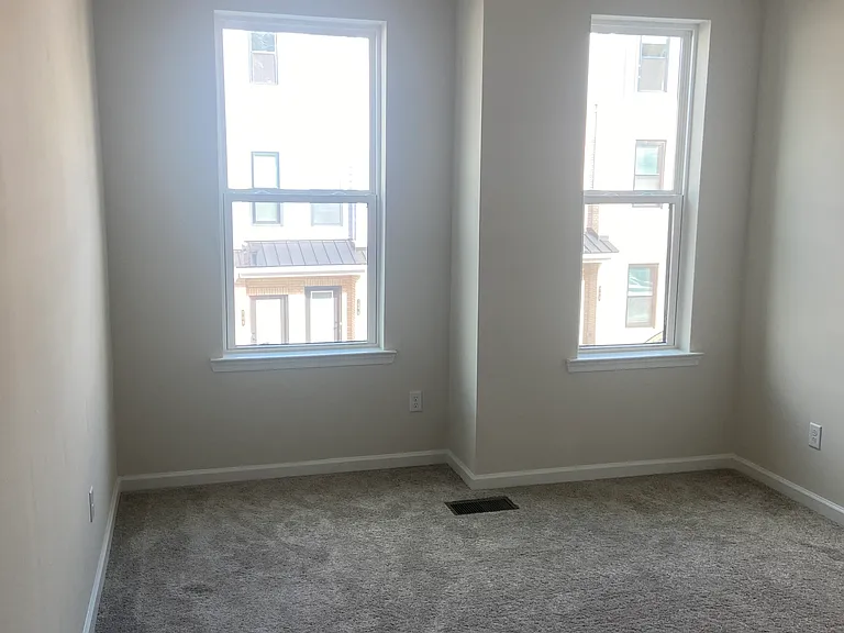 611 Parker Blvd — Photo 14
