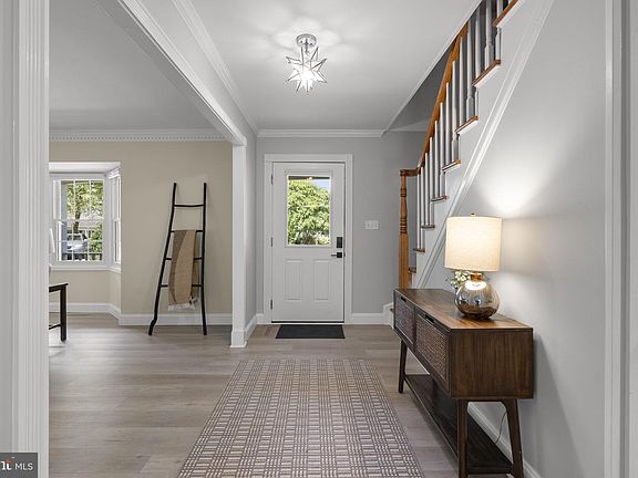 4th image of 2701 Lyn Pl