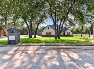 30 N Oaks Rd, Harrah, OK 73045