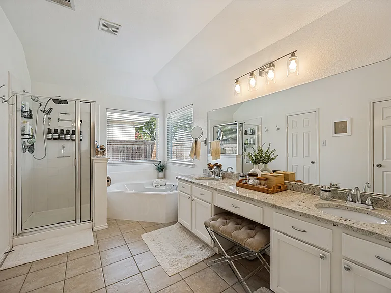 9716 Hedge Bell Dr — Photo 4
