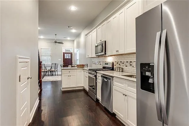 3 bed, 3.5 bath, 1752 sqft, $2,000 — Photo 2