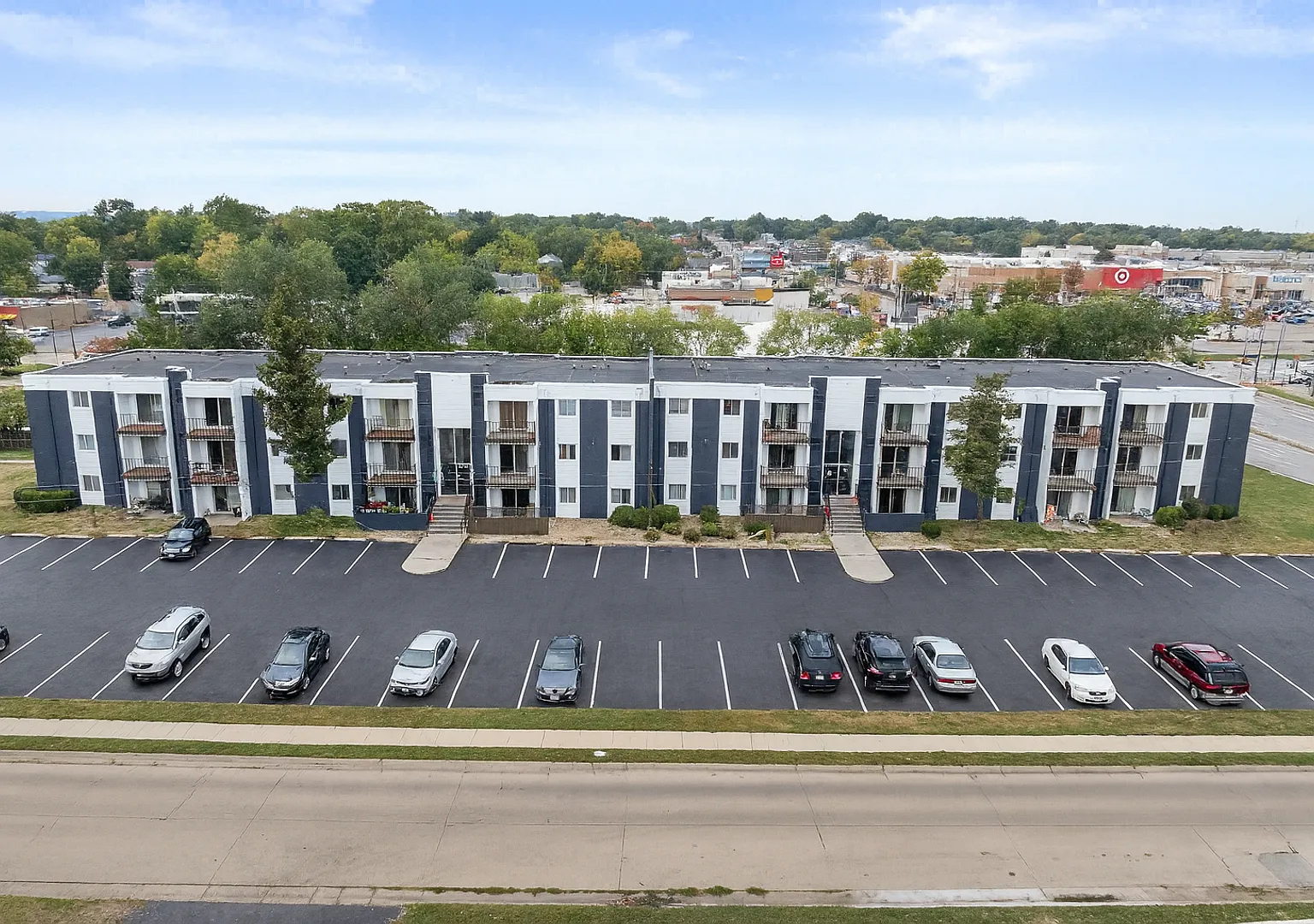 Crossroad Apartments — Photo 1