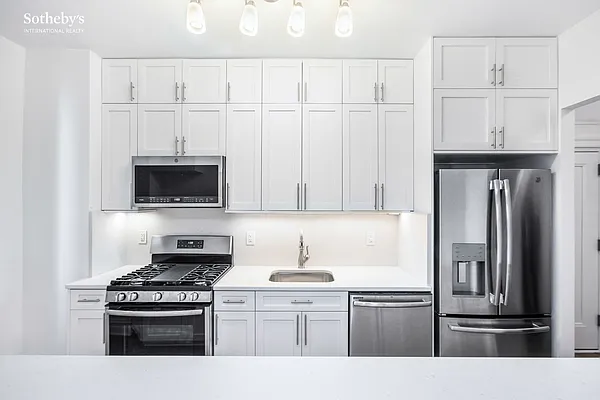 Sold by Sotheby's International Realty | media 8