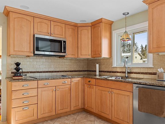 5th image of 3604 Wildwood Dr