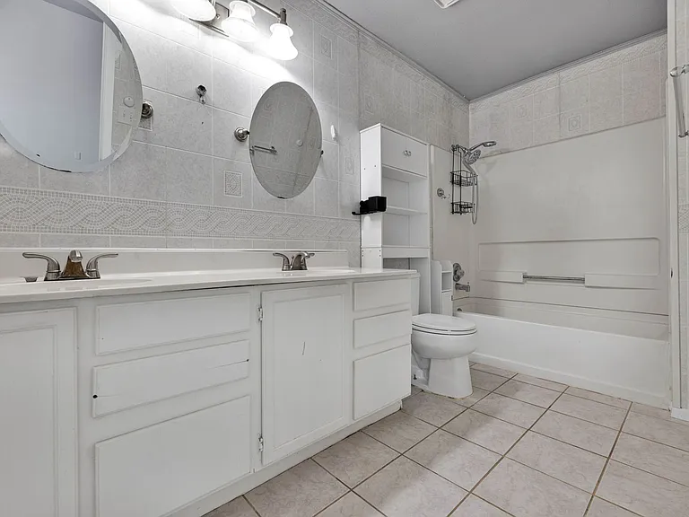 7011 Autumn Park — Photo 17