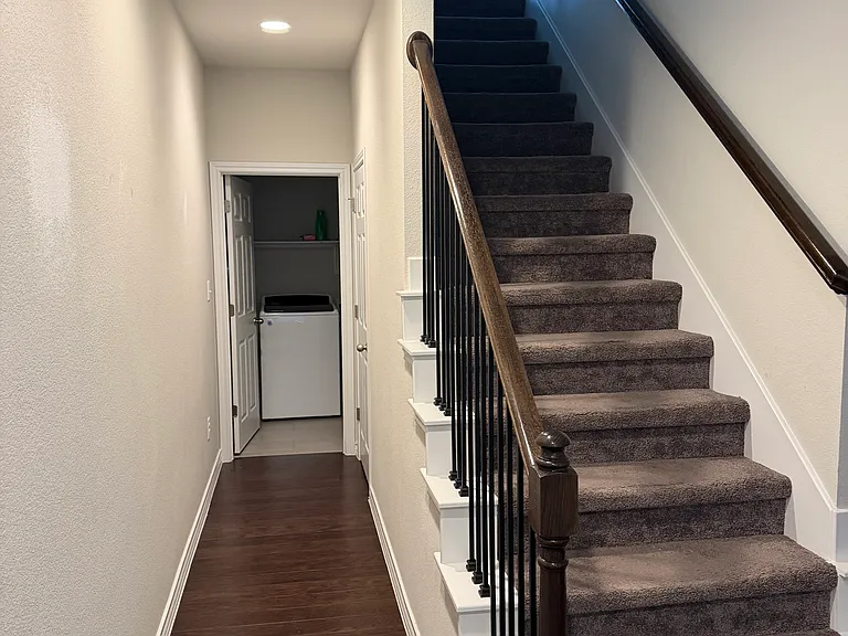 127 Satsuma Dr — Photo 9